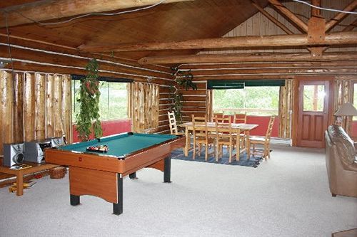 Twin Peaks Resort Valemount Buitenkant foto