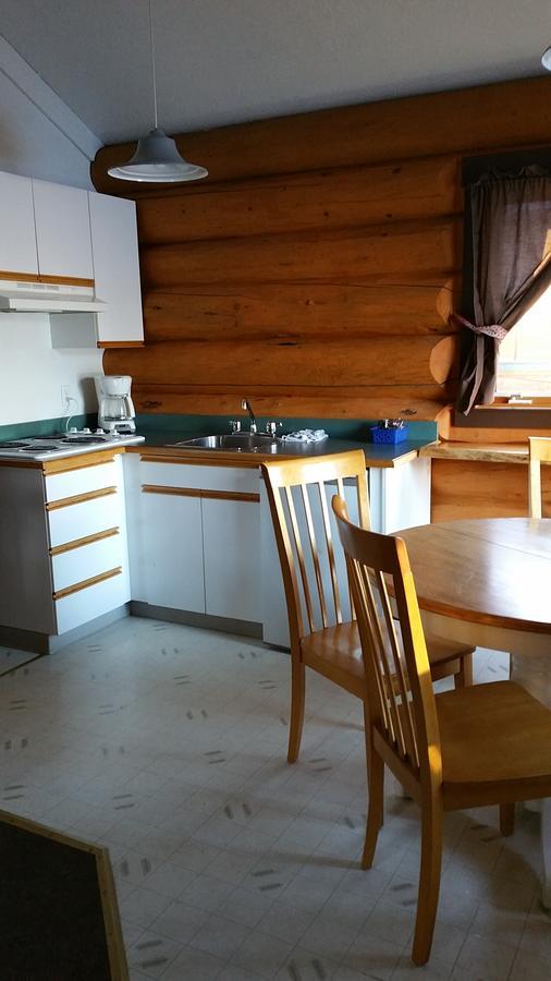 Twin Peaks Resort Valemount Buitenkant foto