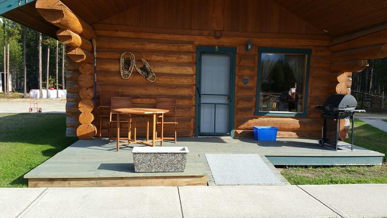 Twin Peaks Resort Valemount Buitenkant foto