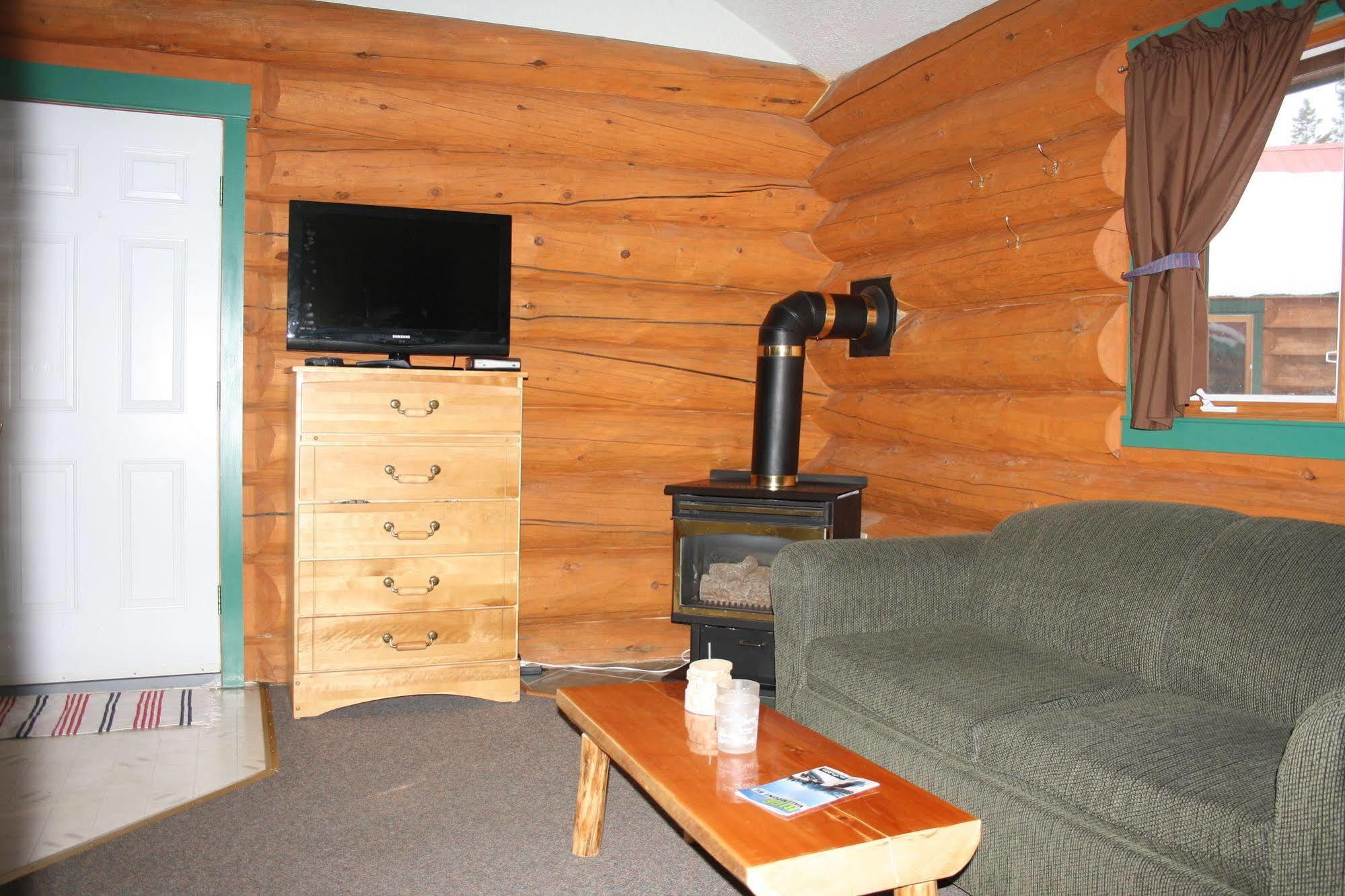 Twin Peaks Resort Valemount Buitenkant foto