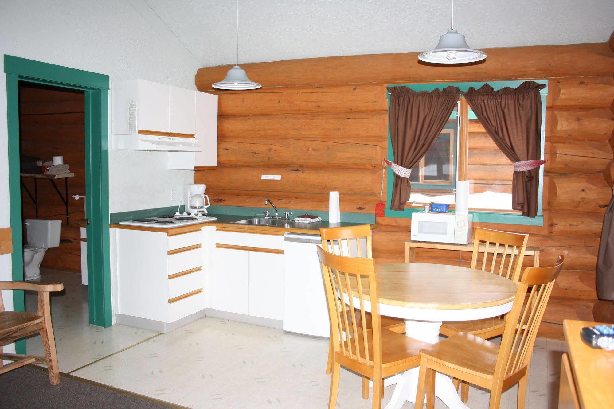 Twin Peaks Resort Valemount Buitenkant foto