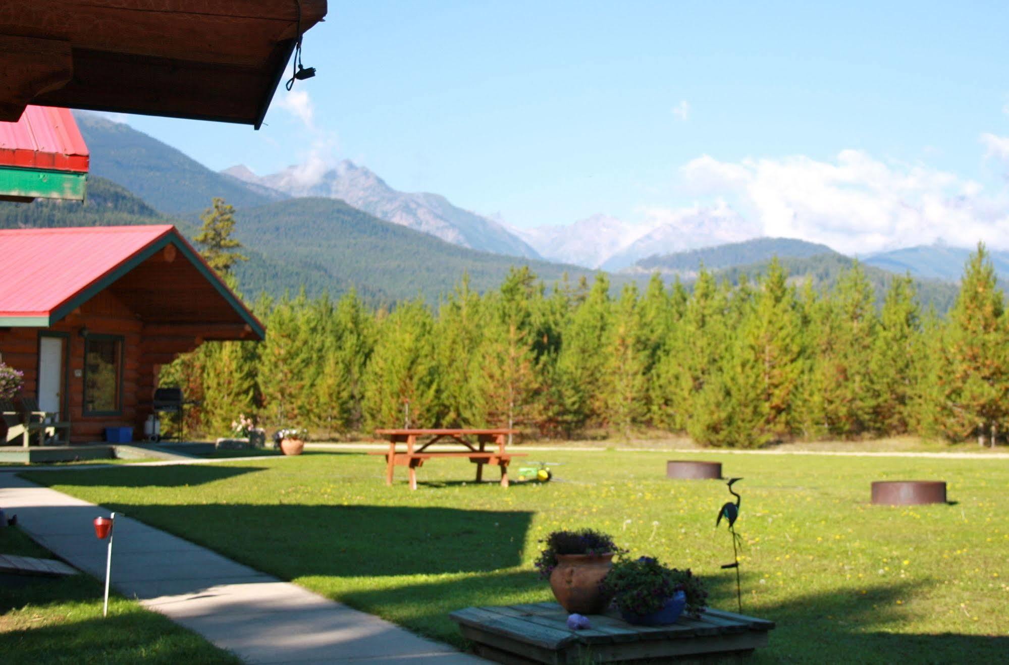 Twin Peaks Resort Valemount Buitenkant foto